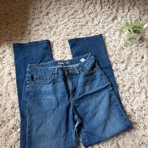 Classic Lee Women's Blue dark wash boot cut super cute women’s Straight Leg Jean